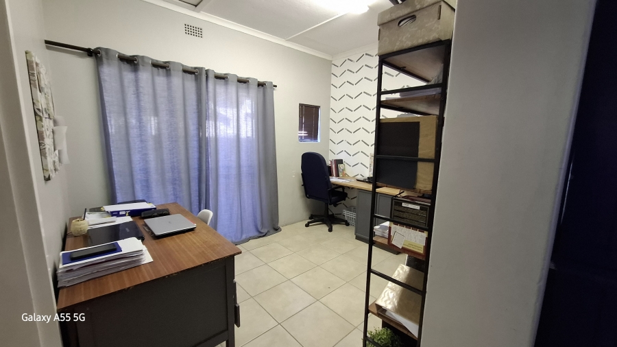 4 Bedroom Property for Sale in Middelpos Northern Cape